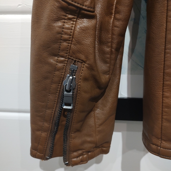 Faux leather moto jacket worn twice - Picture 2 of 4
